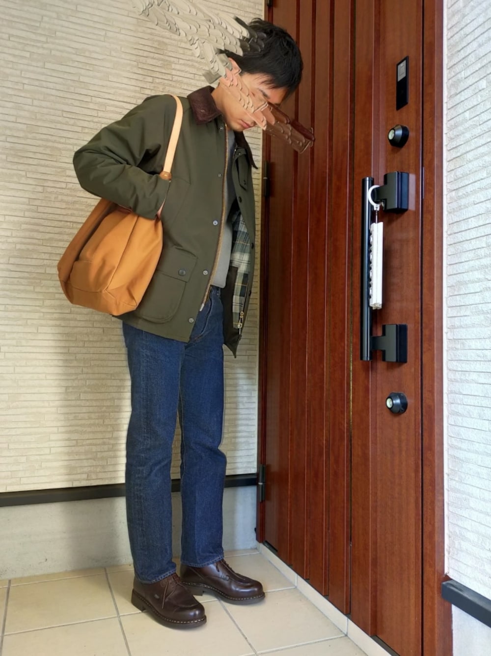 「バブアー、ビデイル、バブアービデイル、barbour、barbour bedale、リゾルト、リゾルト710、パラブーツ、シャンボード、パラブーツシャンボード、バッグンナウン、bagnnoun、ネセサリーオアアンネセサリー、ナウン、nessesary or unnecessary」｜「RESOLUTEのリゾルト710（デニムパンツ、ブルー系）」を使った、mochan071222さん（メンズ・175cm）の秋コーディネートの1枚目の写真