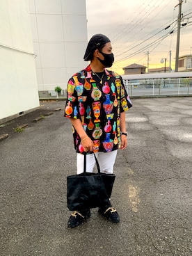 「VERSACE（ヴェルサーチ）のアイテム（トップス）」を使った、muchan000さん（メンズ・177cm）の秋コーディネート