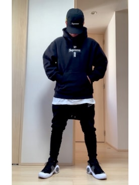 Supreme (シュプリーム)のパーカー(ブラック系)を使った人気