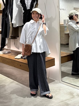 「LEPSIM（レプシィム）のスースーデニムストレートパンツ　637621（デニムパンツ、ブラック系）」を使った、みおりんご🍎さん（レディース・148cm）の夏コーディネート