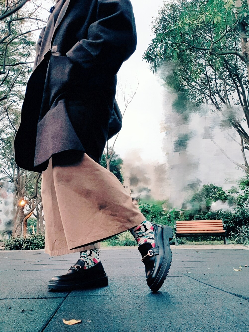 その他のシューズを着用したレディースの冬コーディネートの4枚目の写真