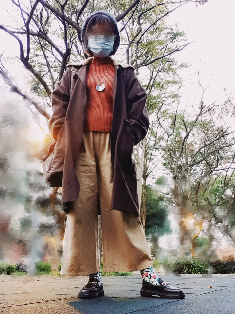 その他のシューズを着用したレディースの冬コーディネートの2枚目の写真