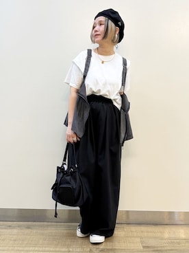 「Right-on（ライトオン）のHONEYSUCKLE ROSE(ハニーサックルローズ)【レディース】「接触冷感」ラッフルショルダーＴシャツ/とろみ天竺（Tシャツ/カットソー、ホワイト系）」を使った、まーちゃん（m@）さん（レディース・155cm）の春コーディネート