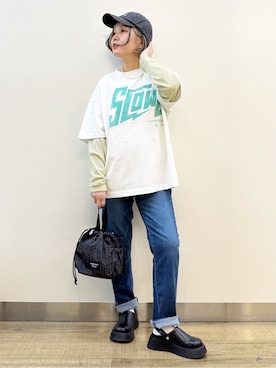 「Right-on（ライトオン）のHONEYSUCKLE ROSE(ハニーサックルローズ)アシッド加工ロゴプリントTシャツ（Tシャツ/カットソー、ホワイト系）」を使った、まーちゃん（m@）さん（レディース・155cm）の春コーディネート