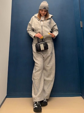 「アイテム（ニットキャップ/ビーニー、グレー系）」を使った、HNさん（レディース・174cm）の冬コーディネート