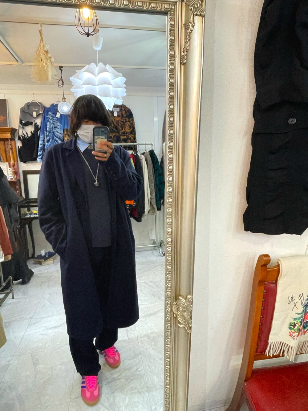 「春コーデ、おしゃれさんと繋がりたい、休日コーデ、スニーカー、adidas、シルバーアクセサリー、シャツコーデ、お出かけコーデ」｜「Banana Republicのアイテム（パンツ、ブルー系）」を使った、oops03aokoさん（メンズ・179cm）の春コーディネートの1枚目の写真