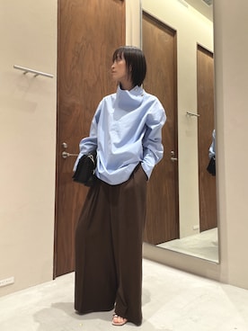 「GALLARDAGALANTE（ガリャルダガランテ）の【手洗い可】ハイネックコットンシャツ（シャツ/ブラウス、ブルー系）」を使った、gg＿sachikoooさん（レディース・167cm）の春コーディネート