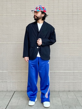 「BEAMS（ビームス）のワイドフィット テック ブレザー（撥水）（その他アウター、ブラック系）」を使った、BEAMSさん（メンズ・170cm）の春コーディネート