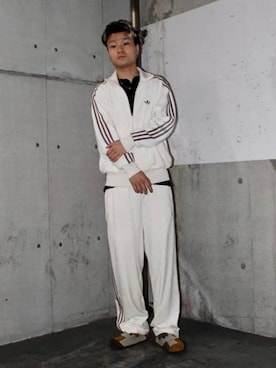 「adidas（アディダス）のadidas / ファイヤーバード ベロア トラックパンツ（その他パンツ、ホワイト系）」を使った、BEAMSさん（メンズ・172cm）の秋コーディネート