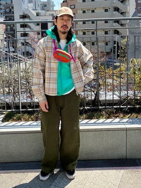 「UNIVERSAL OVERALL（ユニバーサルオーバーオール）のアイテム」を使った、BEAMSさん（メンズ・173cm）の春コーディネート