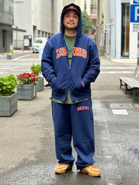 「BEAMS（ビームス）のBEAMS ロゴ ベーシック フルジップフーディ（スウェット、ブルー系）」を使った、BEAMSさん（メンズ・167cm）の秋コーディネート