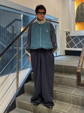 「Champion（チャンピオン）の【別注】Champion / サーマル パンツ（スウェットパンツ、ブルー系）」を使った、BEAMSさん（メンズ・172cm）の秋コーディネート