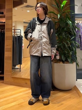 「BEAMS（ビームス）のワイドストレート デニムパンツ（デニムパンツ、ブルー系）」を使った、BEAMSさん（メンズ・172cm）の秋コーディネート