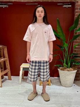 「LACOSTE（ラコステ）の【別注】LACOSTE / バッジ Tシャツ（Tシャツ/カットソー、ピンク系）」を使った、BEAMSさん（メンズ・173cm）の夏コーディネート
