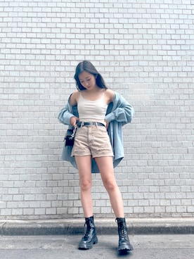 「アイテム（デニムパンツ、ベージュ系）」を使った、evrishinaさん（レディース・155cm）の夏コーディネート