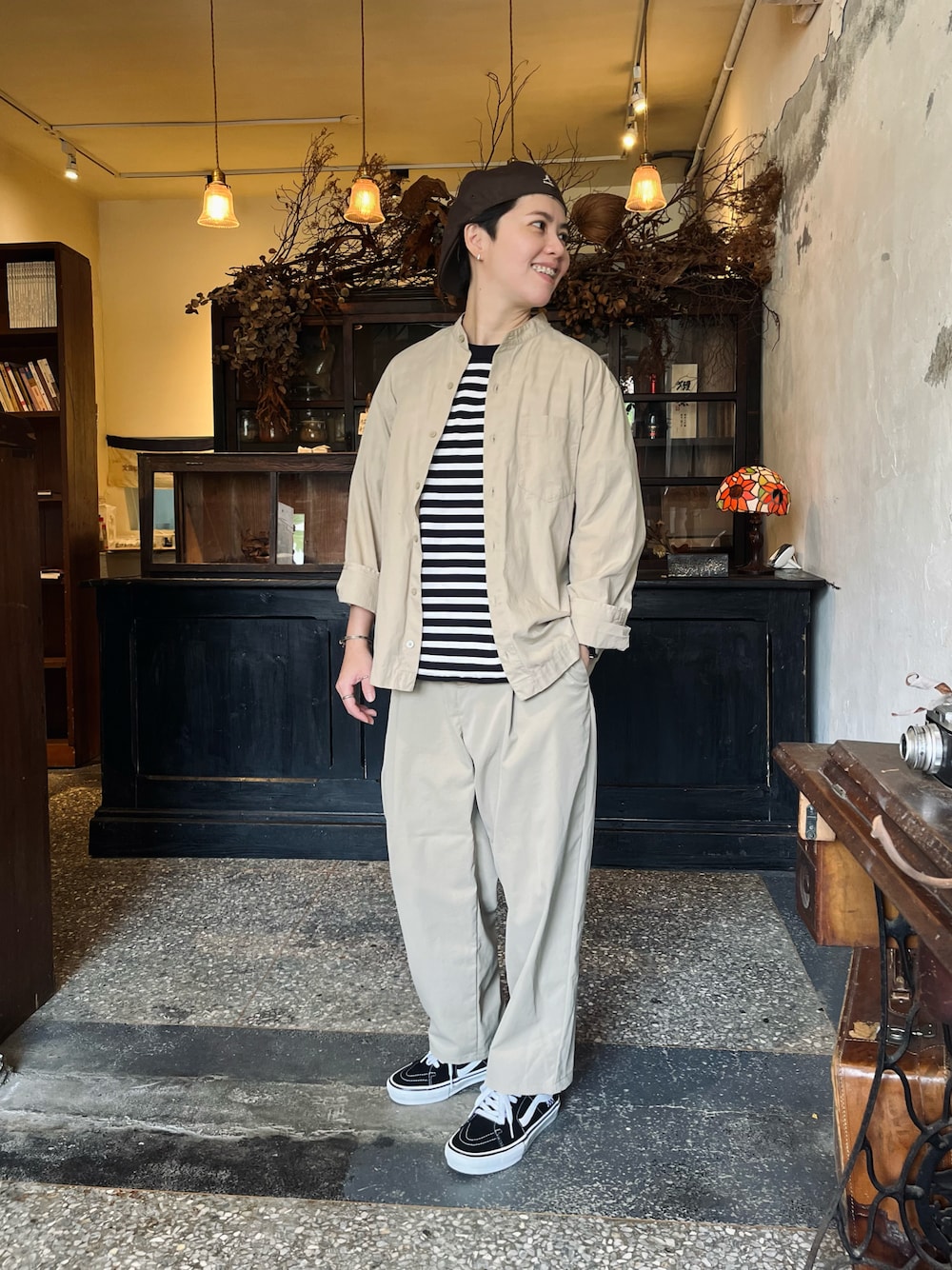「summer、日系極簡、Taiwan、KANGOL、VANS、MUJI」｜「VANSのVANS ヴァンズ SKATE SK8-LOW スケート スケートロー VN0A5FCFY28 BLACK/WHITE（スニーカー、ブラック系）」を使った、vantomさん（レディース・158cm）の夏コーディネートの1枚目の写真