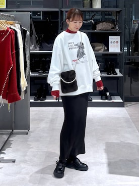 「LEPSIM（レプシィム）のストレッチサテンスカート　497324（スカート）」を使った、マツコさん（レディース・163cm）の秋コーディネート