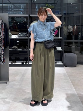 「LEPSIM（レプシィム）のベルトバックルクッションサンダル　638815（サンダル、ブラック系）」を使った、マツコさん（レディース）の春コーディネート