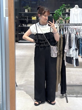 「LEPSIM（レプシィム）のギャザークッションサンダル　638838（サンダル、ブラック系）」を使った、マツコさん（レディース）の夏コーディネート