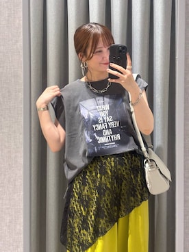 「LEPSIM（レプシィム）のカットイージーワイドパンツ　499173（その他パンツ、イエロー系）」を使った、マツコさん（レディース）の夏コーディネート