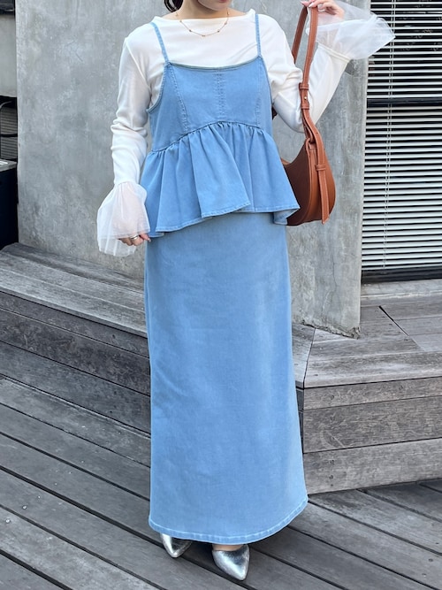 セール】【S-LL展開】楽ちん！細見えデニムペプラムキャミワンピース