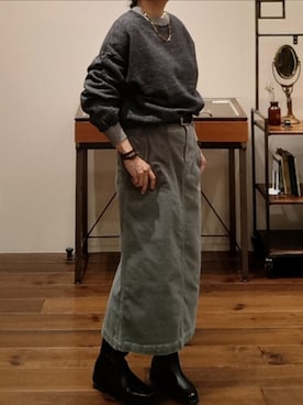 「NOMBRE IMPAIR（ノンブルアンペール）のワイドコーデュロイ　コンビタイトスカート（スカート、グリーン系）」を使った、uozumiさん（レディース・161cm）の秋コーディネート