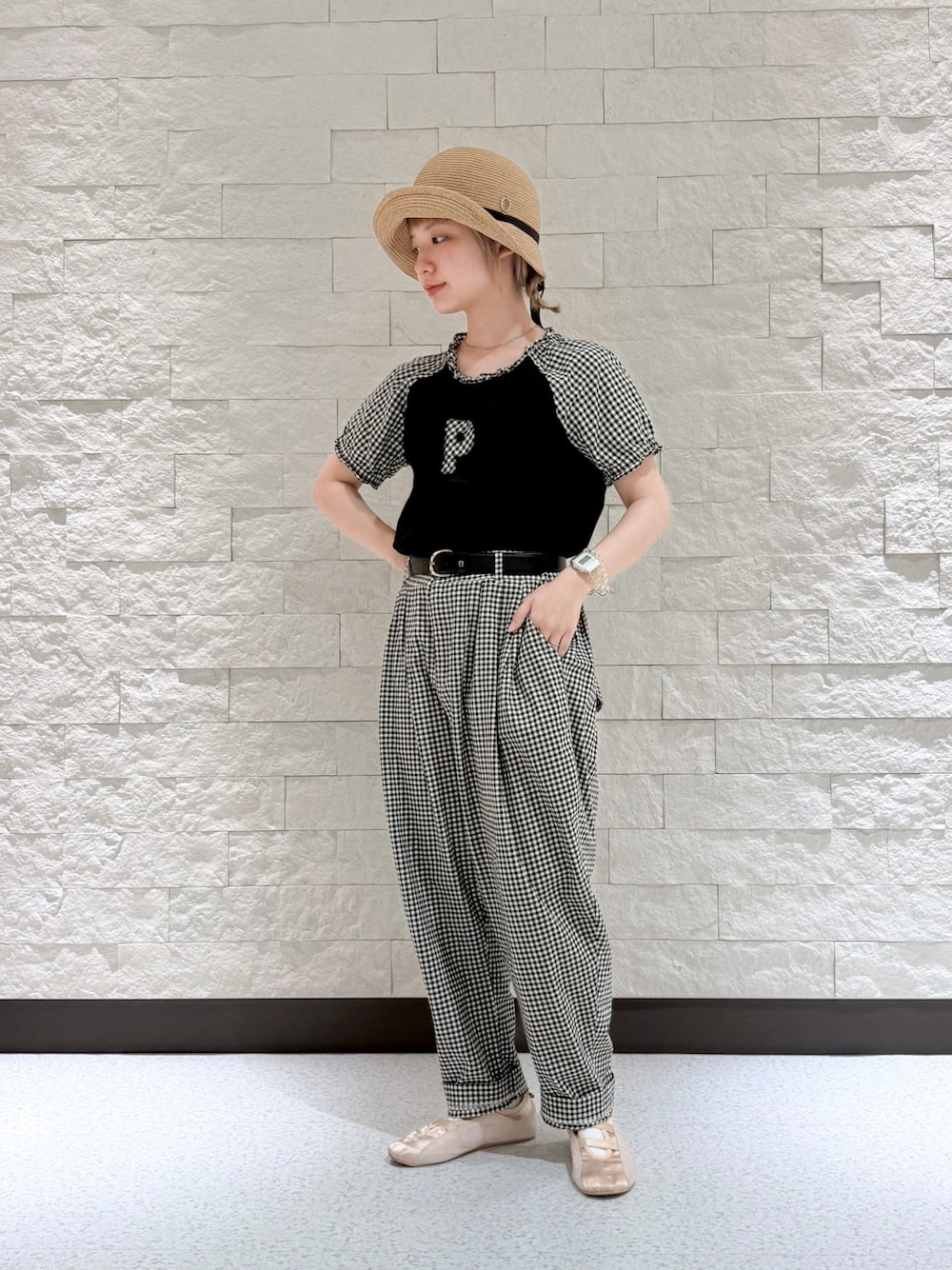 「ロゴT、モノトーン、大人カジュアルコーデ、夏ファッション、夏服、休日スタイル、お洒落さんとつながりたい、おでかけコーデ、パンツコーデ、夏コーデ、セットアップ、ギンガムチェック、ピンクハウス、低身長コーデ、いいね、save、フォローお願いします🤑」｜「CASIOのCASIO　F-91WS-7JH（デジタル腕時計、その他）」を使った、ほなみさん（レディース・147cm）の夏コーディネートの1枚目の写真