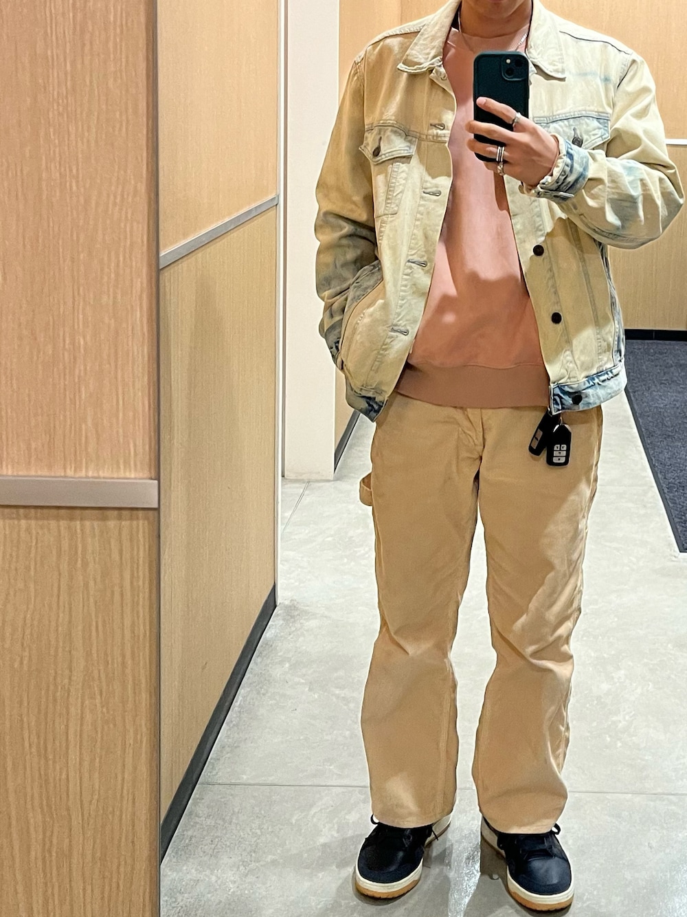 「GAPのアイテム（デニムジャケット、ブルー系）」を使った、550suzuki さん（メンズ・161cm）の冬コーディネートの1枚目の写真