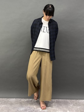 「NICOLE white（ニコルホワイト）の【セットアップ対応】チェックシャツ（シャツ/ブラウス、ブルー系）」を使った、NICOLE whiteさん（レディース・162cm）の春コーディネート