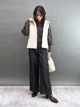 NICOLE whiteさんのコーディネート