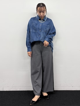 「NICOLE white（ニコルホワイト）の大人カジュアル サイドラインパンツ（その他パンツ、グレー系）」を使った、NICOLE whiteさん（レディース・152cm）の夏コーディネート