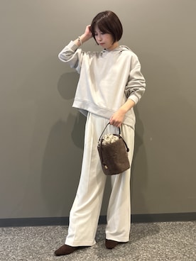 「NICOLE white（ニコルホワイト）の【セットアップ対応】ベルト付きタックパンツ（その他パンツ、ホワイト系）」を使った、NICOLE whiteさん（レディース・167cm）の秋コーディネート