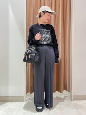 「NICOLE white（ニコルホワイト）のきれい見えサイドプリーツパンツ（その他パンツ、グレー系）」を使った、NICOLE whiteさん（レディース・167cm）の秋コーディネート