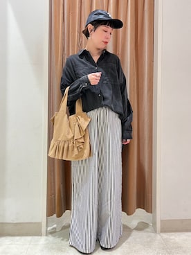 「NICOLE white（ニコルホワイト）のストライプパンツ（その他パンツ、ホワイト系）」を使った、NICOLE whiteさん（レディース・167cm）の秋コーディネート