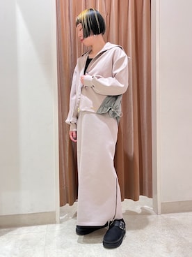「大人カジュアルコーデ」｜「アイテム（パーカー）」を使った、NICOLE whiteさん（レディース・157cm）の春コーディネート