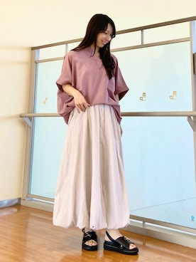 「NICOLE white（ニコルホワイト）の【セットアップ対応】バルーンスカート（スカート、グレー系）」を使った、NICOLE whiteさん（レディース・162cm）の春コーディネート