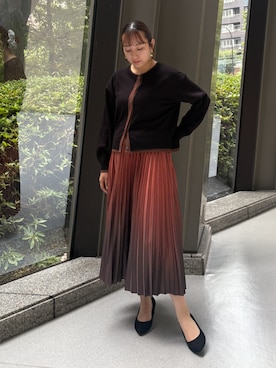 「NICOLE white（ニコルホワイト）の配色レイヤード風カーディガン（カーディガン/ボレロ、ブラック系）」を使った、NICOLE whiteさん（レディース・167cm）の秋コーディネート