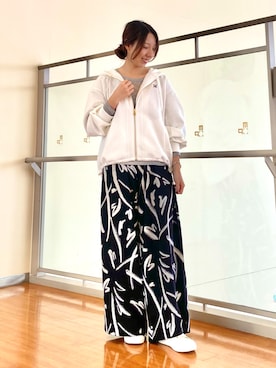 NICOLE whiteさんのコーディネート