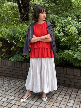 「NICOLE white（ニコルホワイト）の【セットアップ対応】バルーンスカート（スカート、グレー系）」を使った、NICOLE whiteさん（レディース・157cm）の夏コーディネート