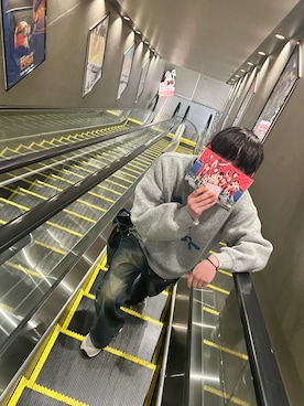 「アイテム（ニット/セーター）」を使った、渡邉瑛都さん（メンズ・178cm）の春コーディネート