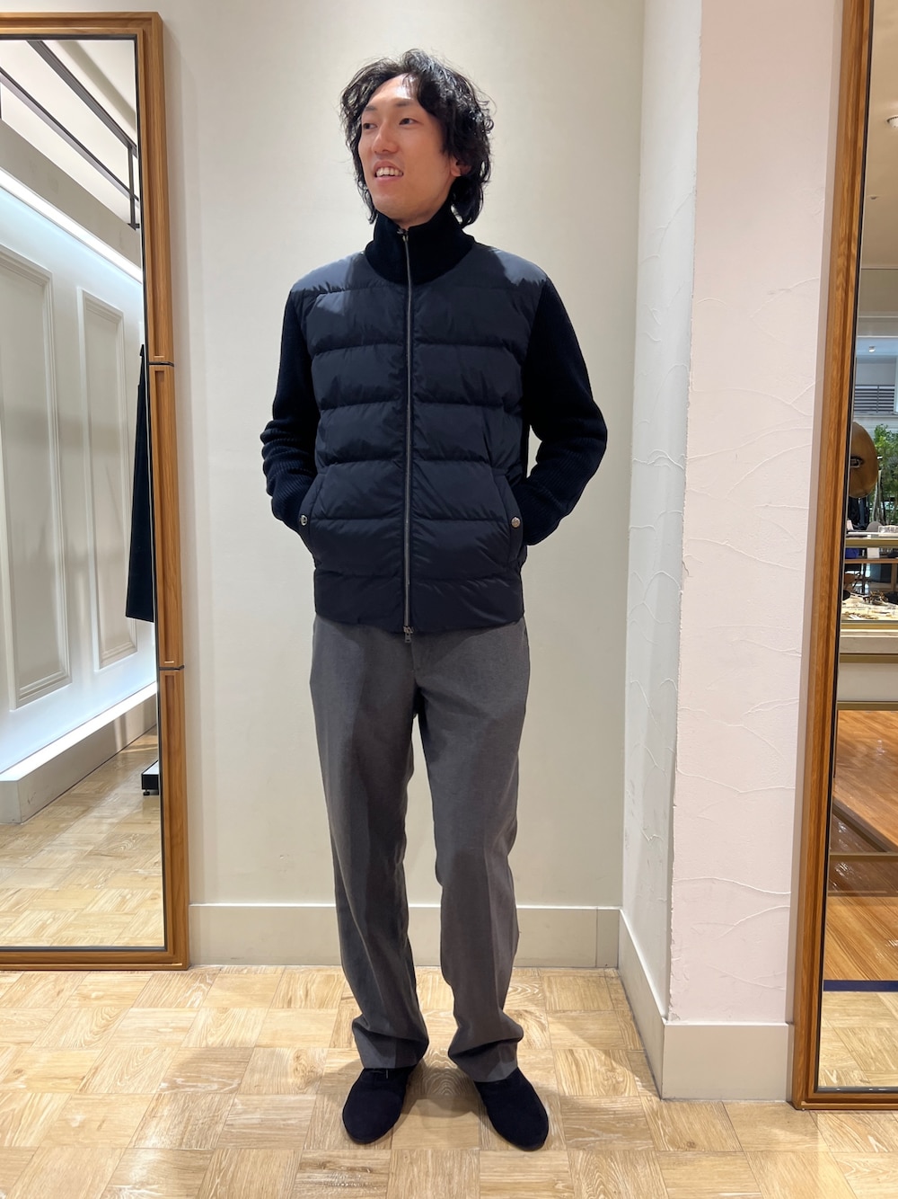 「NOLLEY'S、HERNO、ヘルノ、ノーリーズ、ブルゾン、ブルゾンジャケット、ウール、きれいめカジュアル、ローゲージニット」｜「HERNOの【HERNO/ヘルノ】ハイブリッドダウンブルゾン ジャケット（ダウンジャケット/コート、ブルー系）」を使った、ooiさん（メンズ・179cm）の秋コーディネートの1枚目の写真