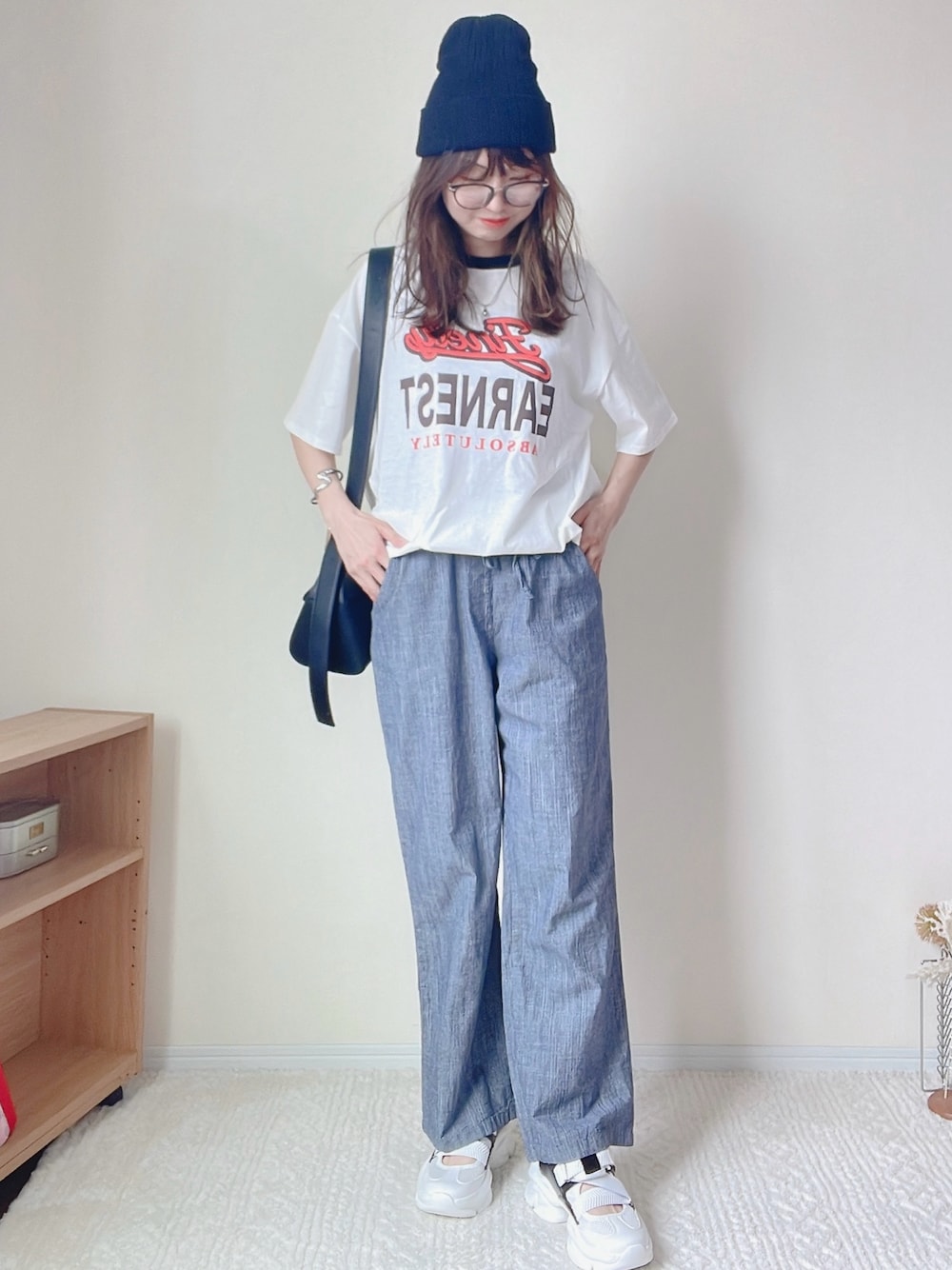 「しまむらコーデ、カジュアルコーデ、リンガーT、着回しコーデ、春服、ヒッコリーパンツ、メンズライクコーデ、カジュアルスタイル、お洒落さんとつながりたい、オトナカジュアル、トレンドコーデ、花見コーデ、ビスチェコーデ、チュールトップス、春のNewスタイル」｜「terawearemuのアイテム（その他パンツ、ブルー系）」を使った、qyun000さん（レディース・164cm）の春コーディネートの1枚目の写真