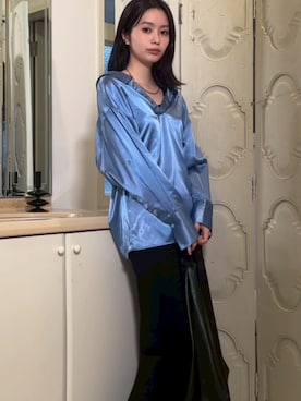 「kiehtova（キエトヴァ）の【kiehtova】EFFORTLESS V-NECK SHIRT/エフォートレスブイネックシャツ（シャツ/ブラウス、ブルー系）」を使った、h.o.v_officialさん（レディース・158cm）の春コーディネート