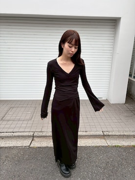 「kiehtova（キエトヴァ）の【kiehtova】CLEAN SILHOUETTE VTOPS/クリーン シルエット ブイトップス（Tシャツ/カットソー、ブラック系）」を使った、h.o.v_officialさん（レディース・158cm）の春コーディネート