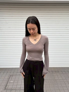 「kiehtova（キエトヴァ）の【kiehtova】CLEAN SILHOUETTE VTOPS/クリーン シルエット ブイトップス（Tシャツ/カットソー、グレー系）」を使った、h.o.v_officialさん（レディース・158cm）の春コーディネート