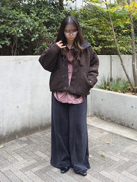 「CASPER JOHN（キャスパージョン）のアイテム（スラックス）」を使った、KURUMIさん（レディース・159cm）の秋コーディネート