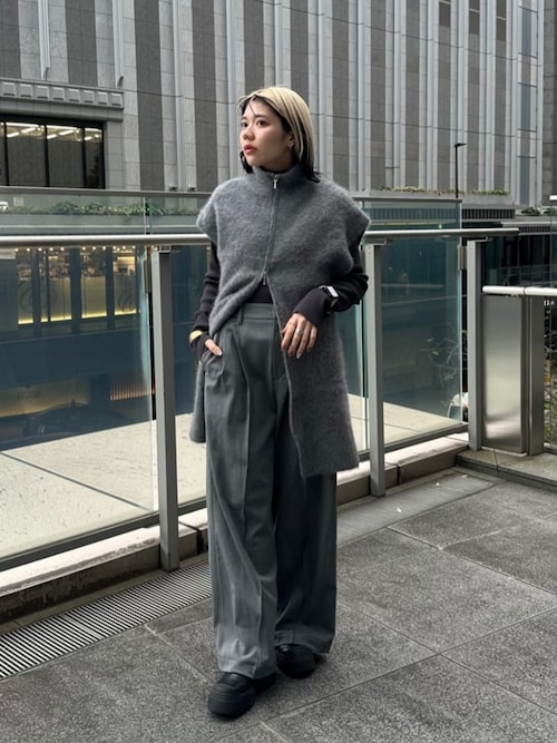 DRESSLAVE本部dresslavestaff90さんのベストを使ったコーディネート 