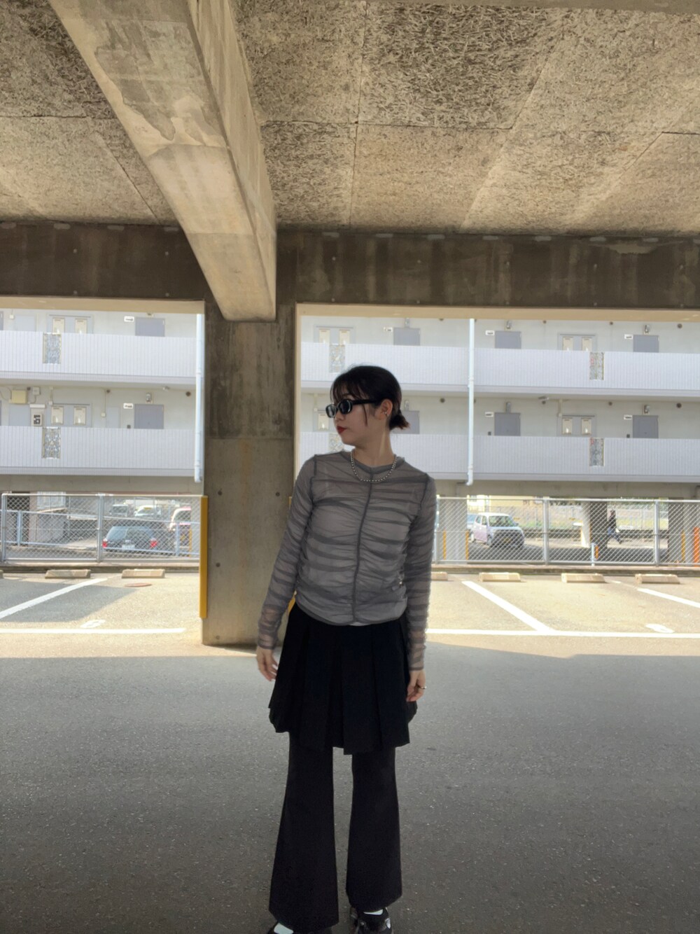 「アパレルスタッフ、アパレル、出勤コーデ、ootd、LOWRYS FARM、ローリーズファーム(LOWRYS FARM)、春コーデ、春ファッション」｜「LOWRYS FARMのアイテム（チューブトップ、シルバー系）」を使った、暖乃さん（レディース・159cm）の春コーディネートの1枚目の写真