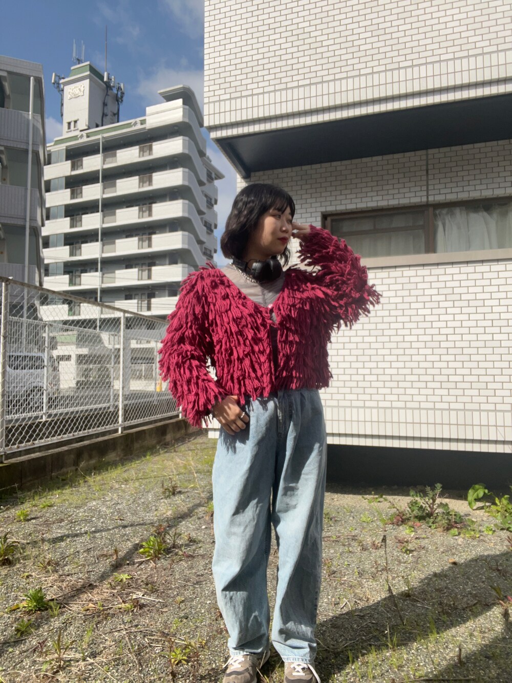 「春のおしゃ見えテクニック、春服コーデ、春コーデ、アパレルスタッフ、ootd、出勤コーデ、LOWRYS FARM」｜「RETRO GIRLのアイテム（カーディガン/ボレロ、レッド系）」を使った、暖乃さん（レディース・159cm）の春コーディネートの1枚目の写真