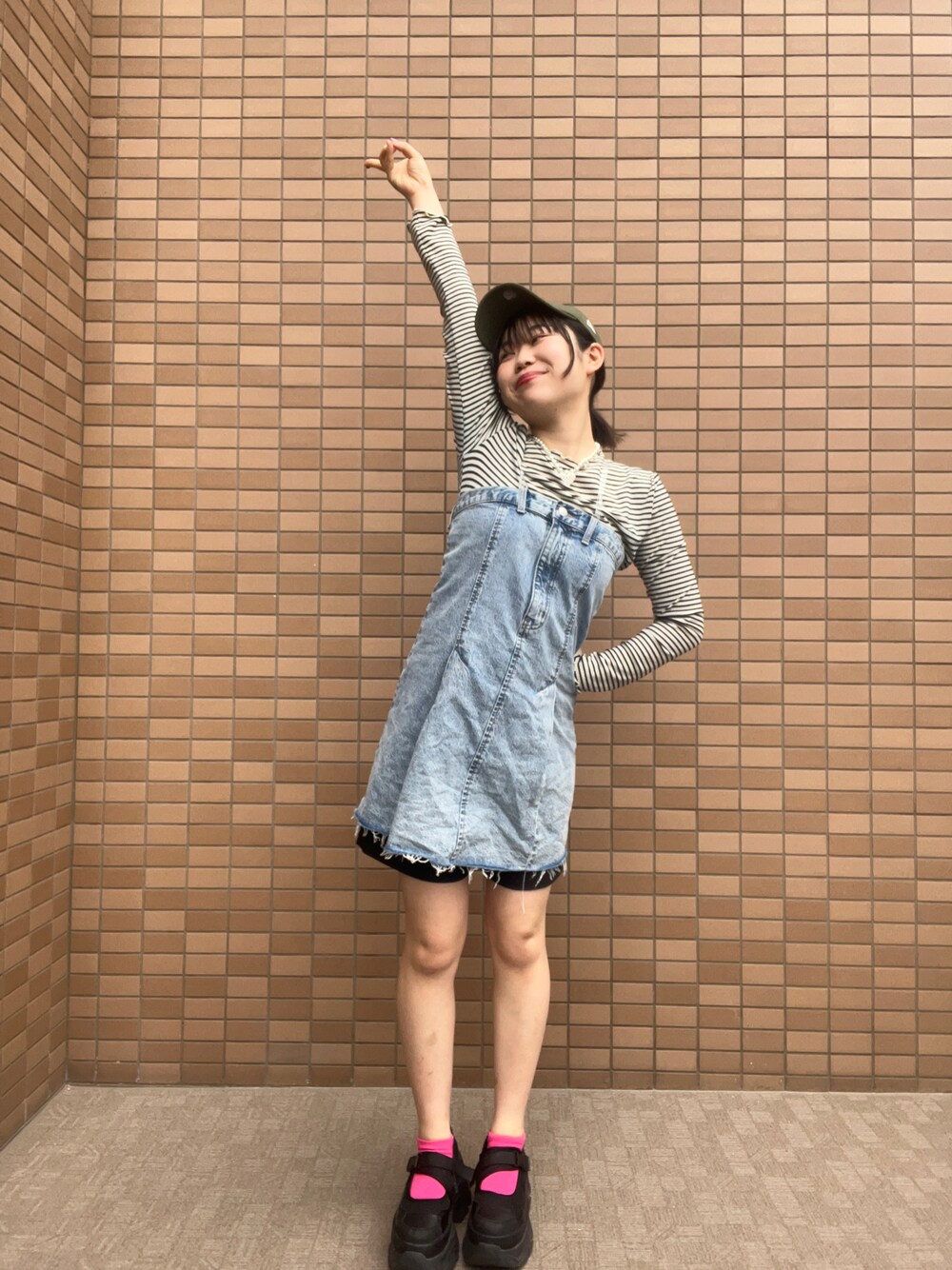 「春のNewスタイル、春服コーデ、春ファッション、デニム、アパレルスタッフ、LOWRYS FARM、出勤コーデ、ootd、おでかけコーデ、ボーダー」｜「LOWRYS FARMのアイテム（その他トップス、その他）」を使った、暖乃さん（レディース・159cm）の春コーディネートの1枚目の写真